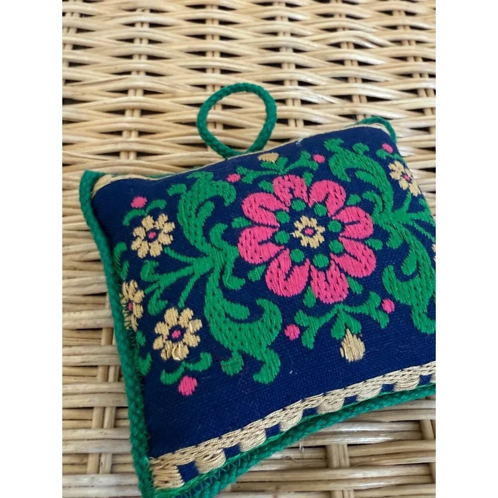 Vintage 50's Scandinavian Floral Embroidered Pincushion - Picture 3 of 5